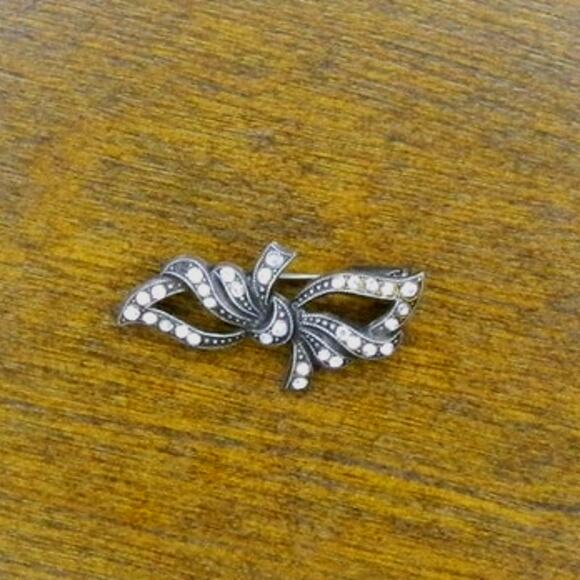 Small Sweater Pin Sterling Marcasite and Rhinestone Crystals - Picture 1 of 7